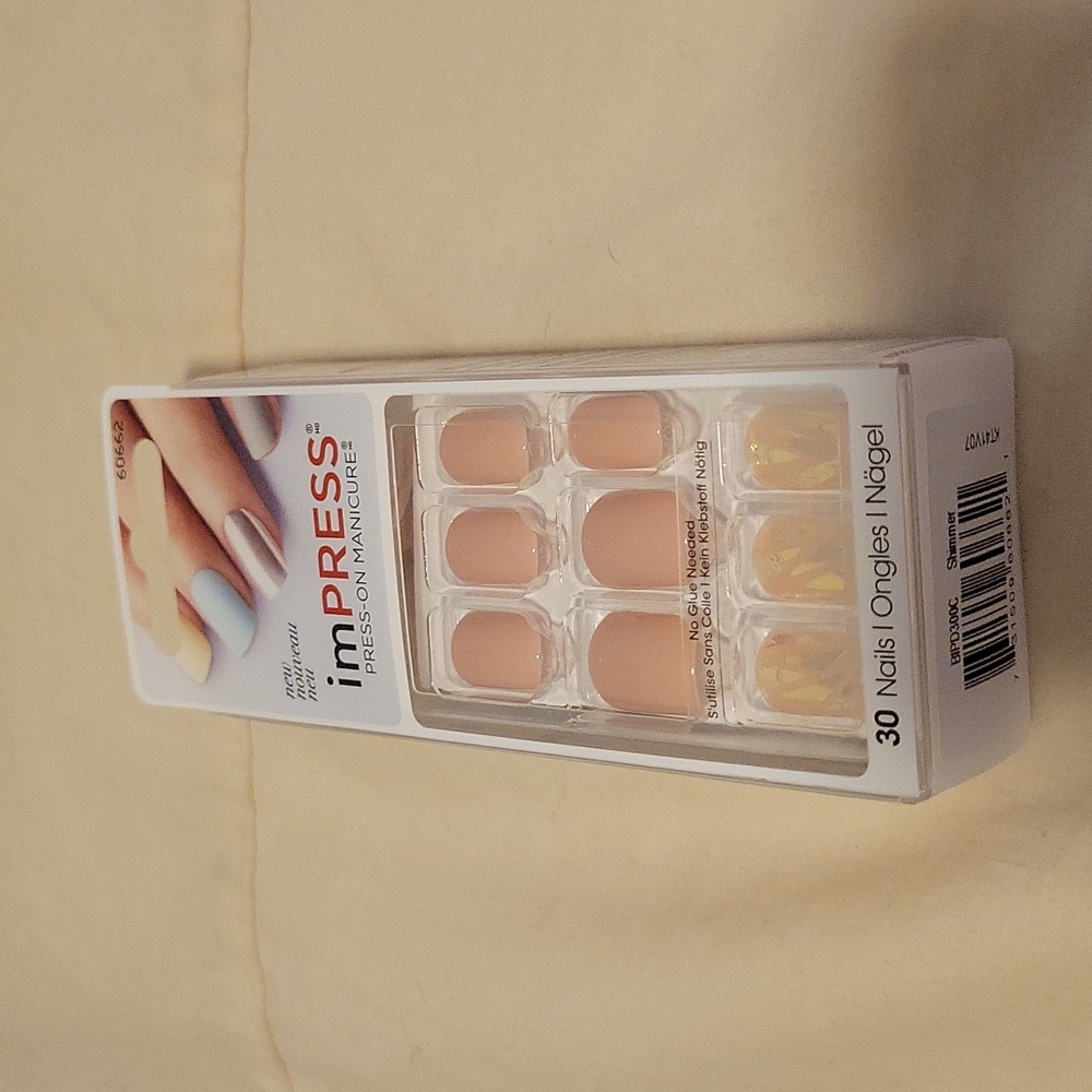 Impress Short Length Press on Nails in Shimmer NIP